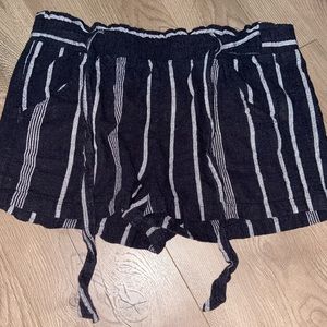 Flowey shorts